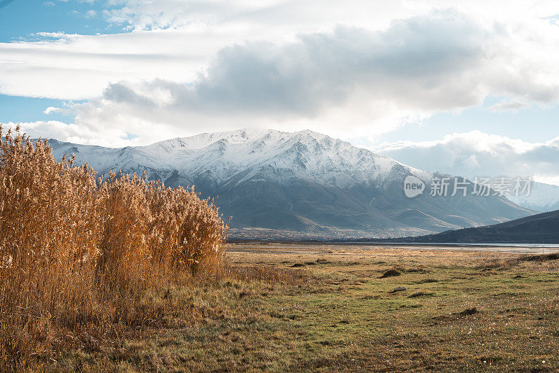 范/土耳其的阿尔托斯山冬季景观